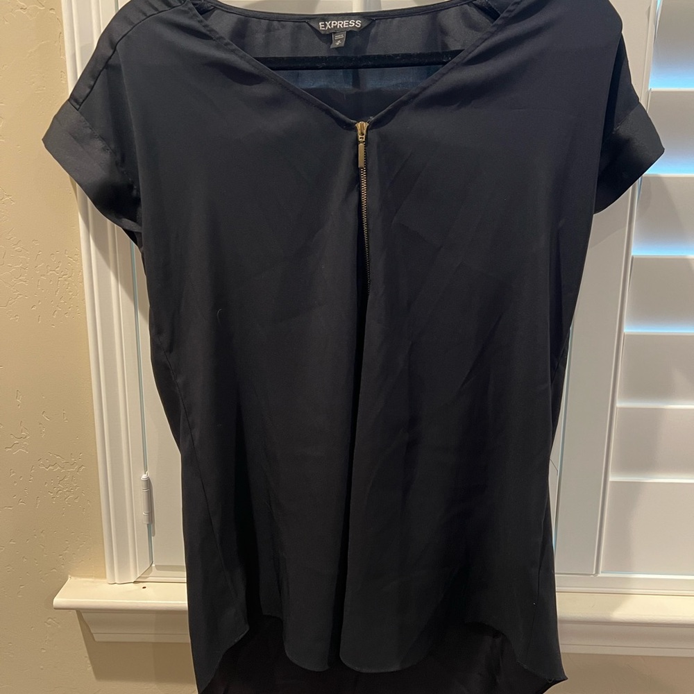 Express Medium Women’s Black Short Sleeve Blouse
